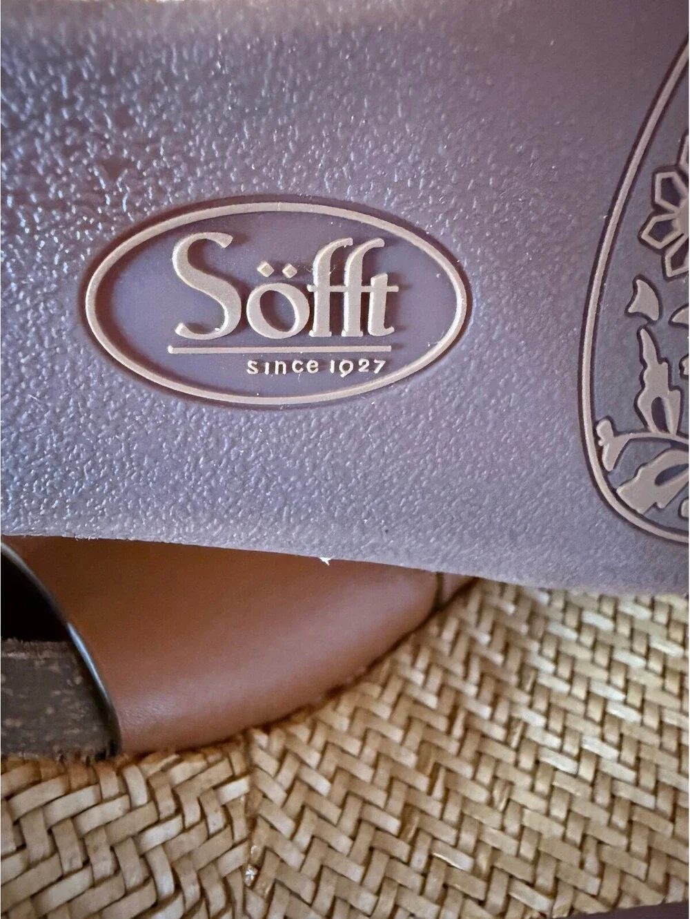 Söfft Women's Cognac Leather Wedge Sandals Size 11M Tan